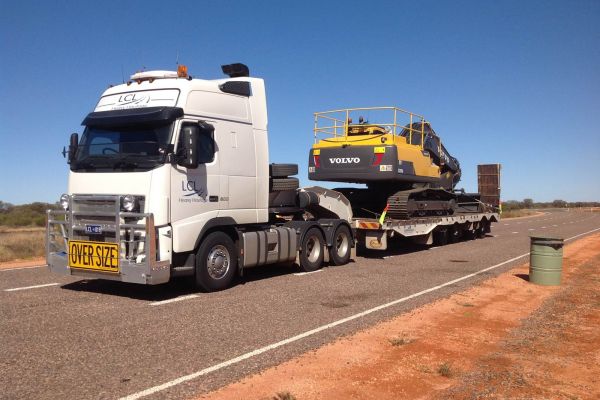 lclheavyhaulage15B8C2028D-3B2C-10A6-9806-C85B2A3BF016.jpg